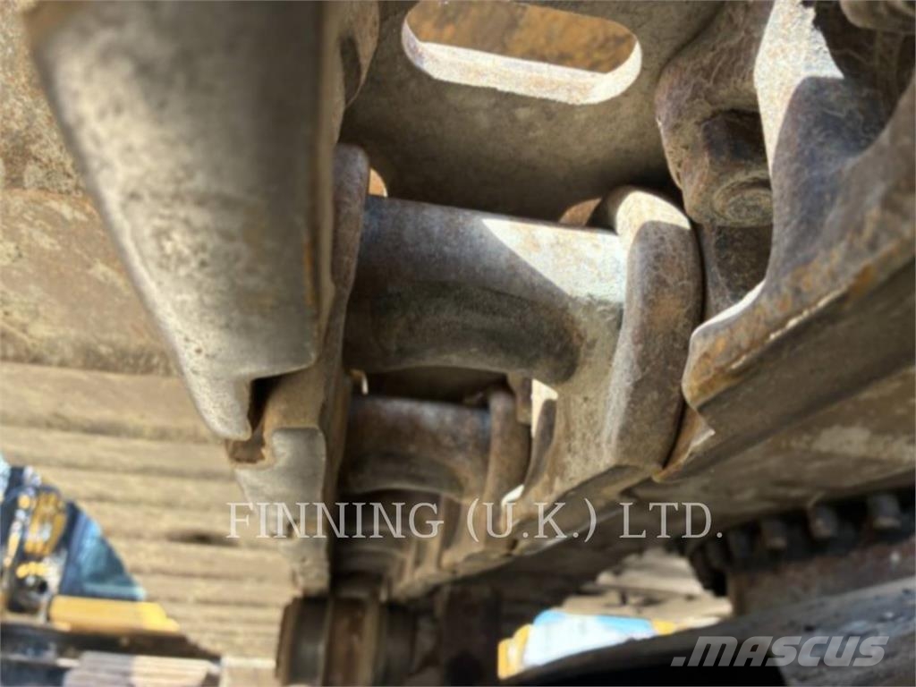 CAT 313GC حفارات زحافة