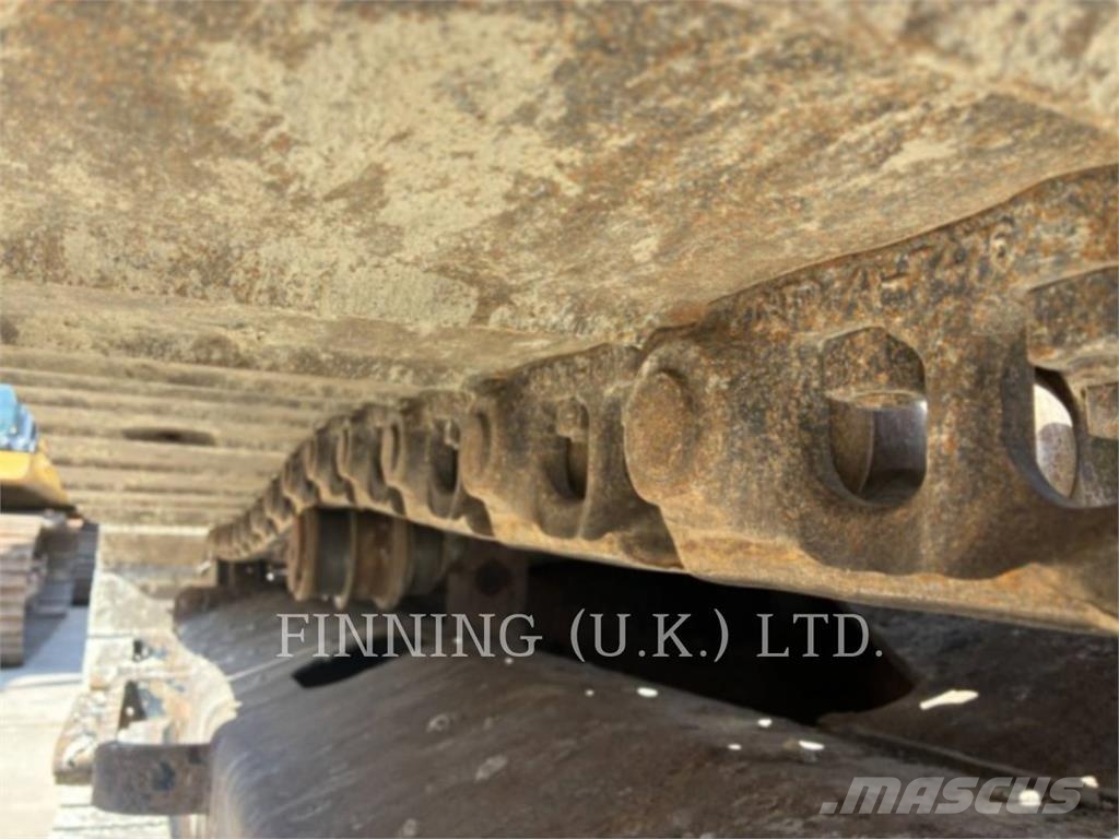 CAT 313GC حفارات زحافة