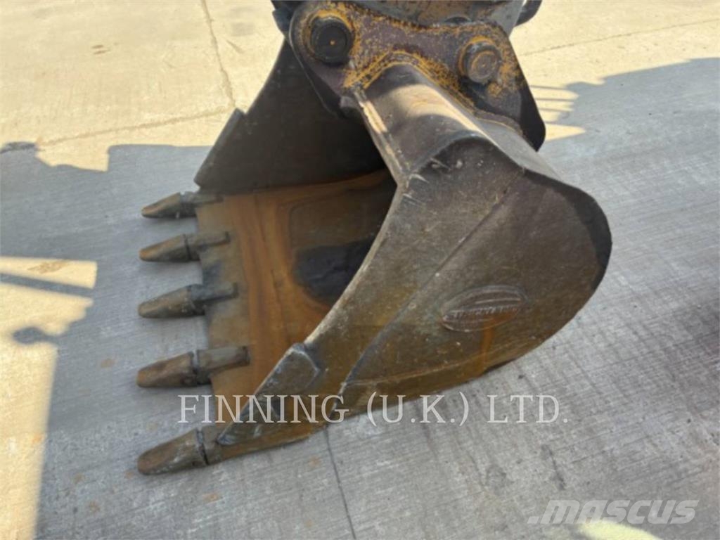 CAT 313GC حفارات زحافة