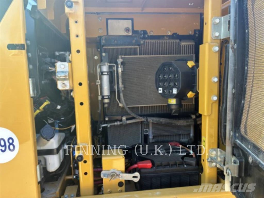 CAT 313GC حفارات زحافة