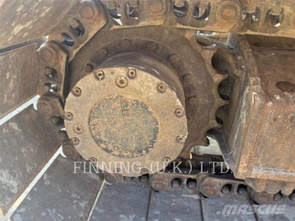 CAT 313GC حفارات زحافة