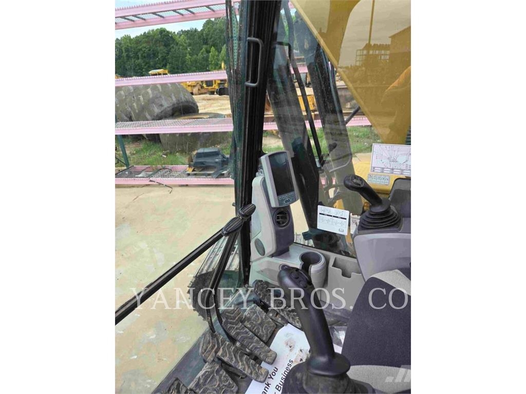 CAT 316 حفارات زحافة