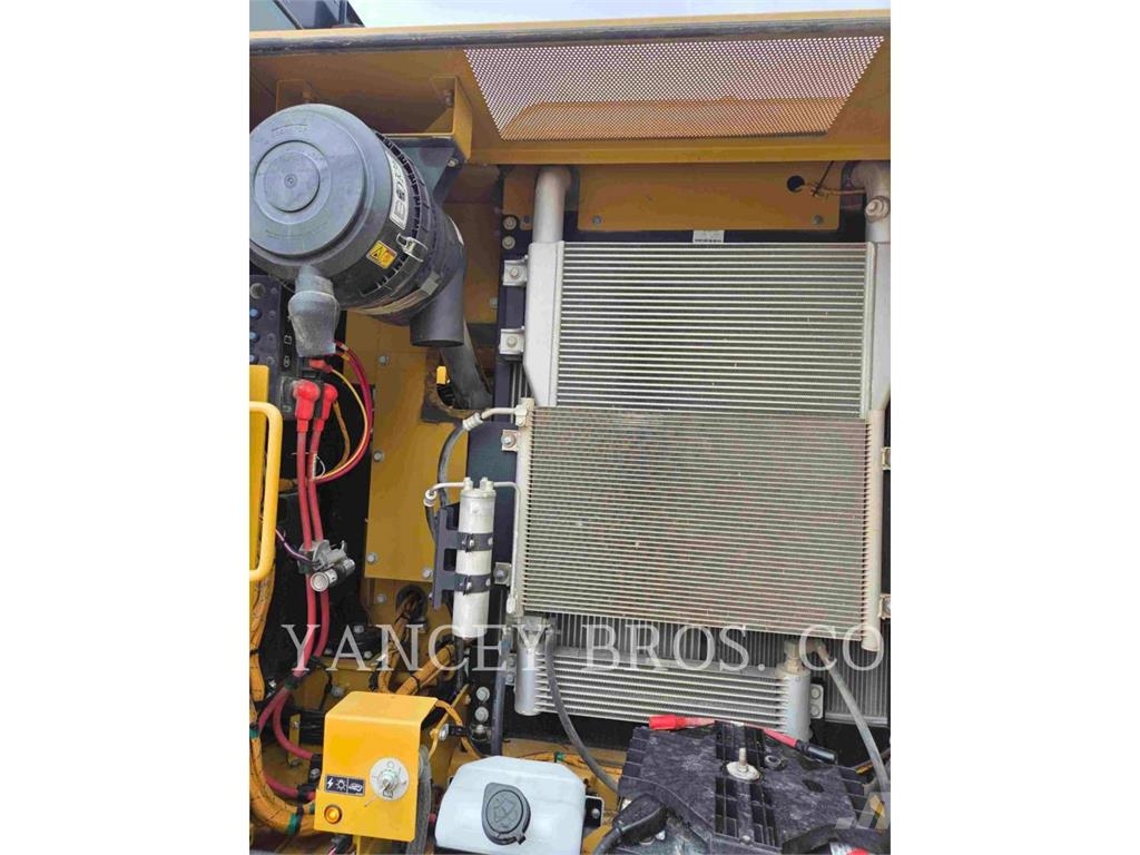 CAT 316 حفارات زحافة