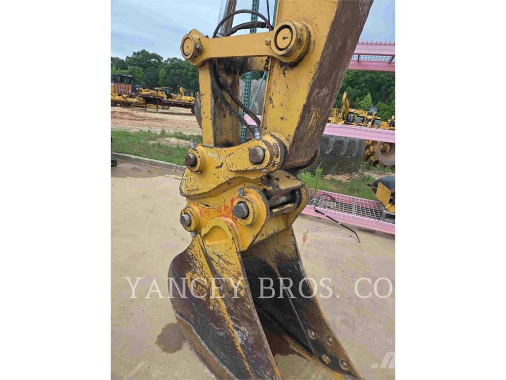CAT 316 حفارات زحافة