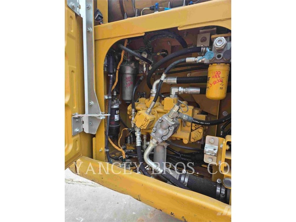 CAT 316 حفارات زحافة