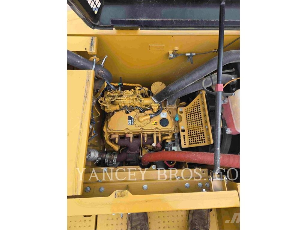 CAT 316 حفارات زحافة