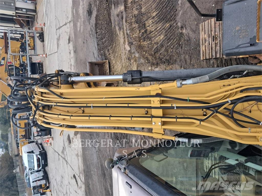 CAT 316E حفارات زحافة