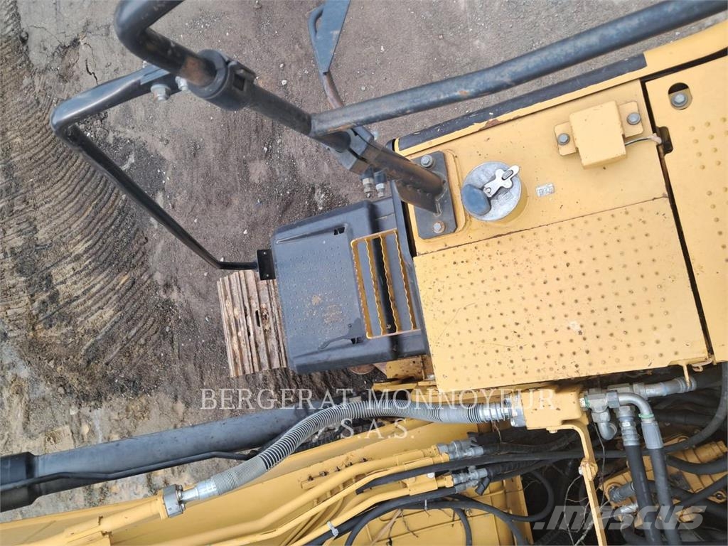 CAT 316E حفارات زحافة