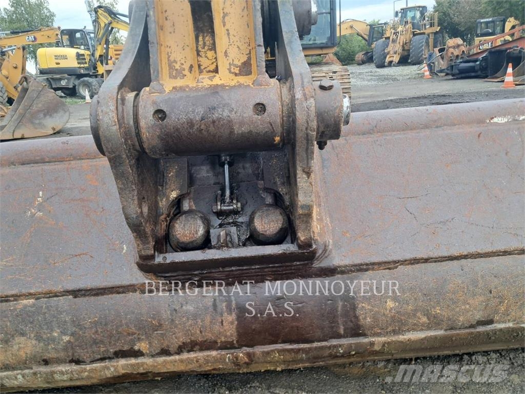 CAT 316E حفارات زحافة