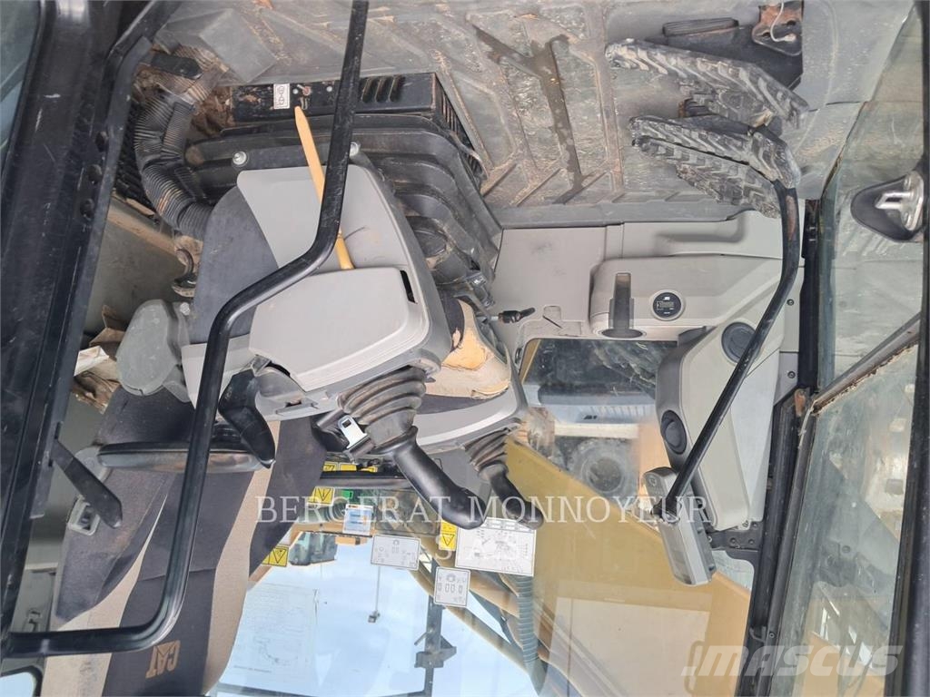 CAT 316E حفارات زحافة