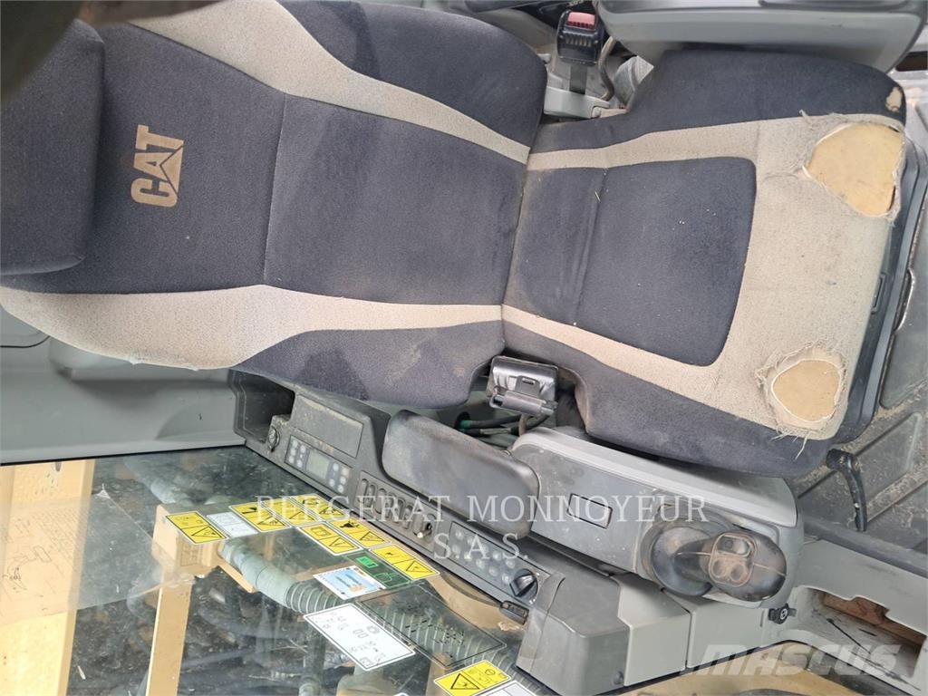 CAT 316E حفارات زحافة