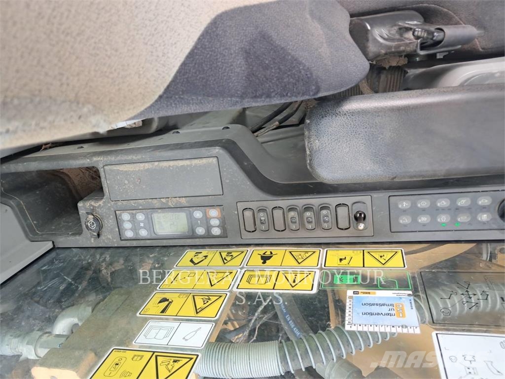 CAT 316E حفارات زحافة