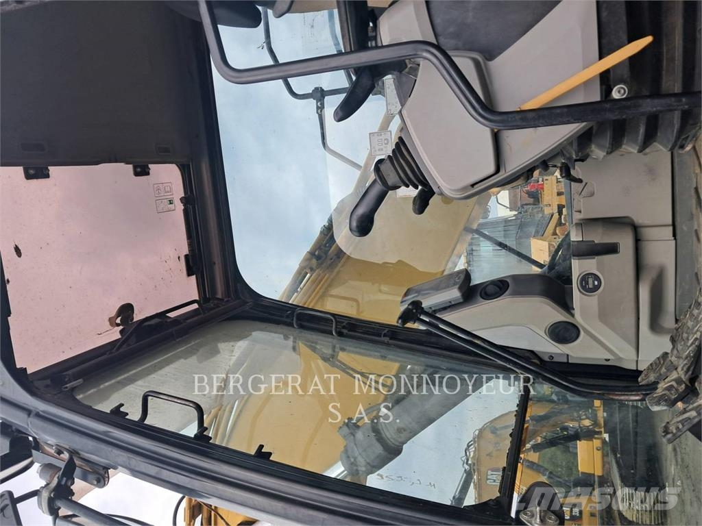 CAT 316E حفارات زحافة