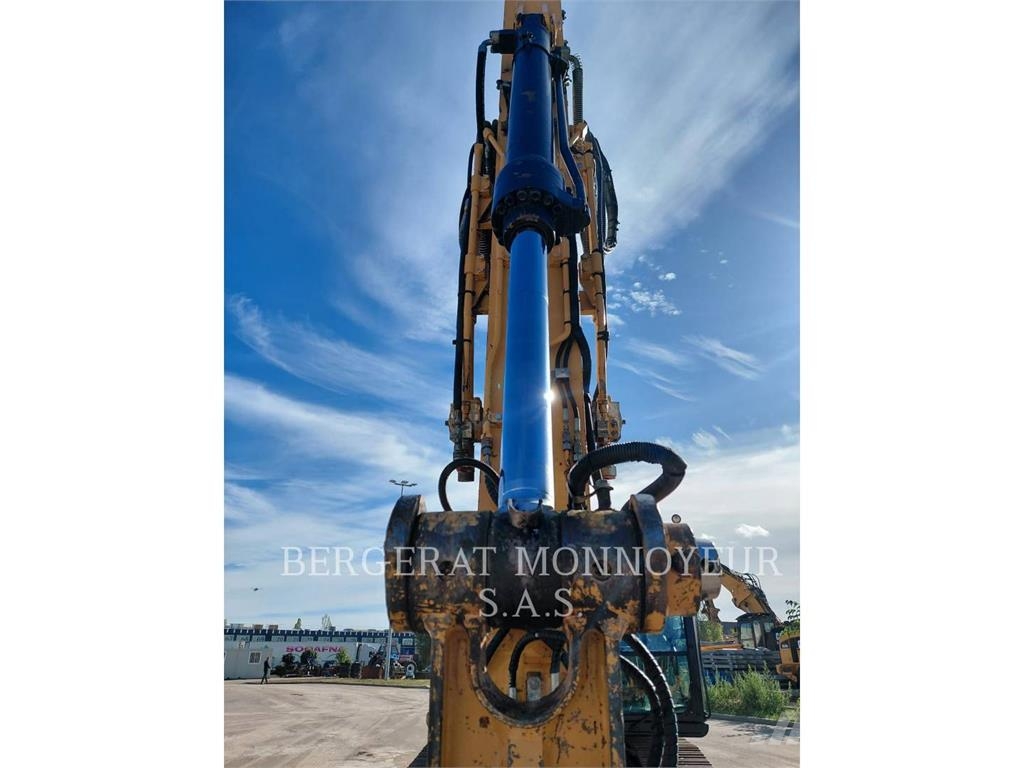 CAT 318E Pelle sur chenilles