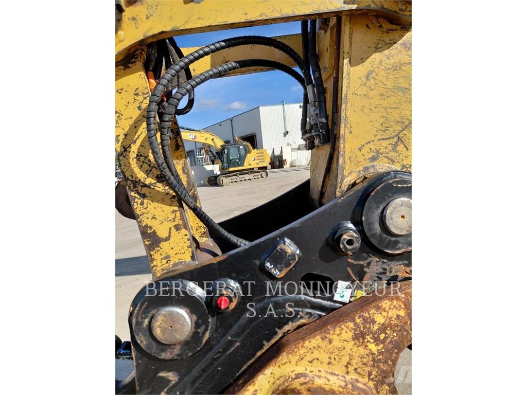 CAT 318E Pelle sur chenilles