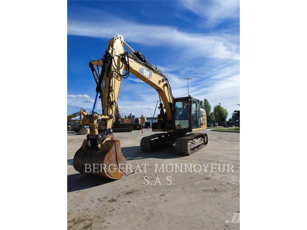 CAT 318E Pelle sur chenilles