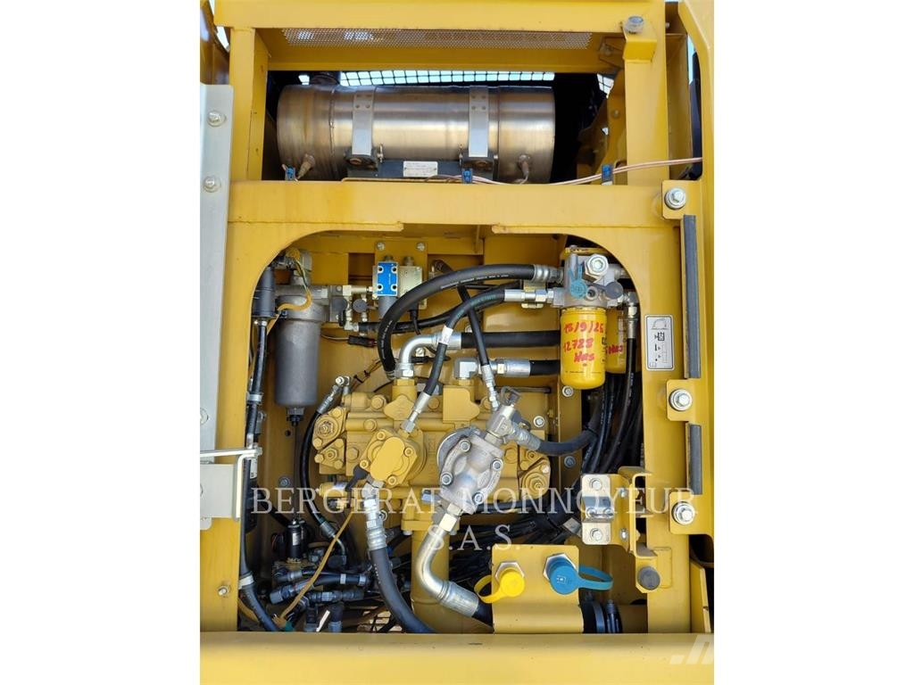 CAT 318E Pelle sur chenilles