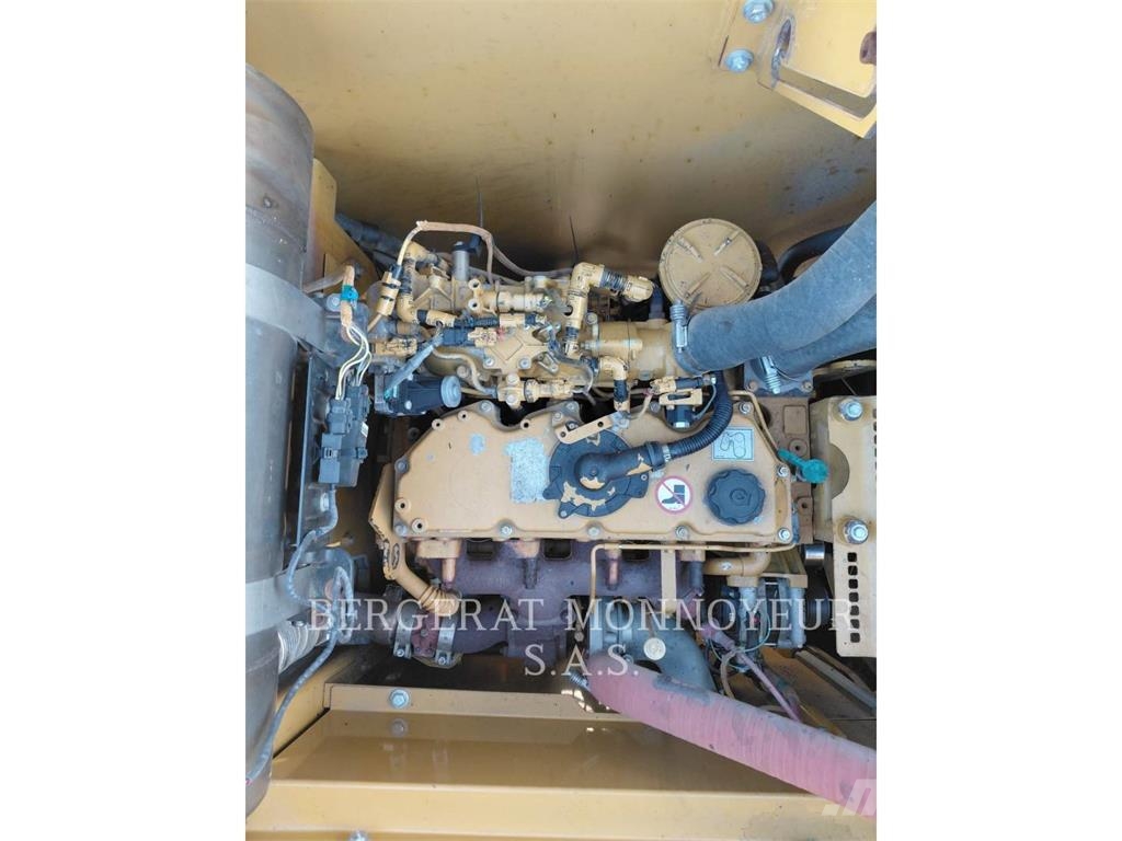 CAT 318E Pelle sur chenilles