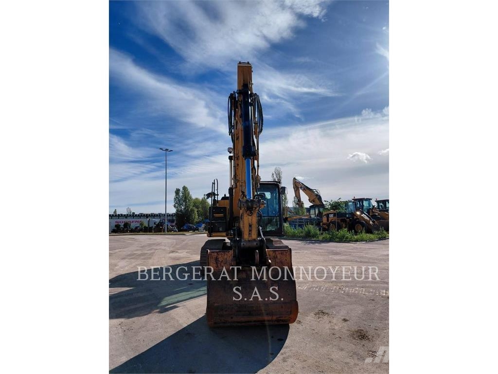 CAT 318E Pelle sur chenilles