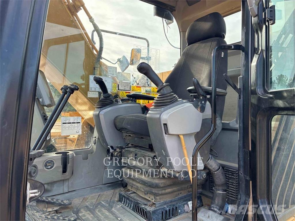 CAT 318FL Bandgrävare