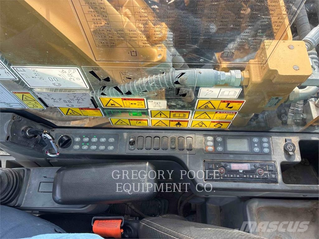CAT 318FL حفارات زحافة