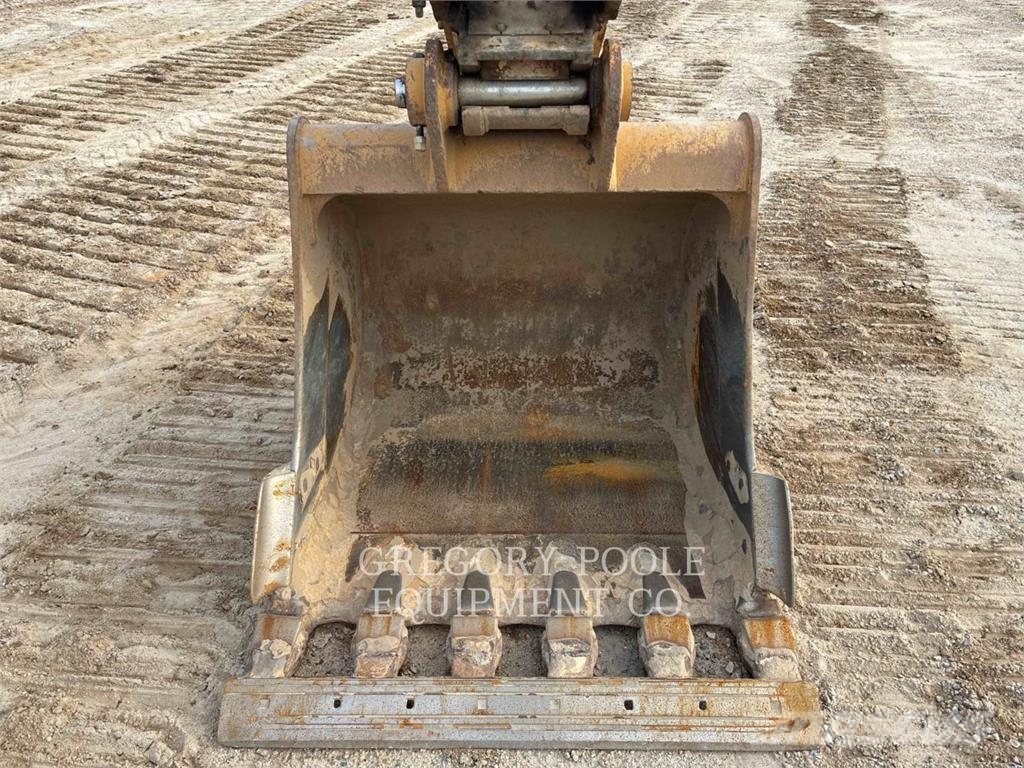 CAT 318FL Bandgrävare