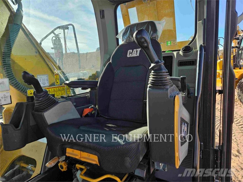 CAT 320 Crawler excavators