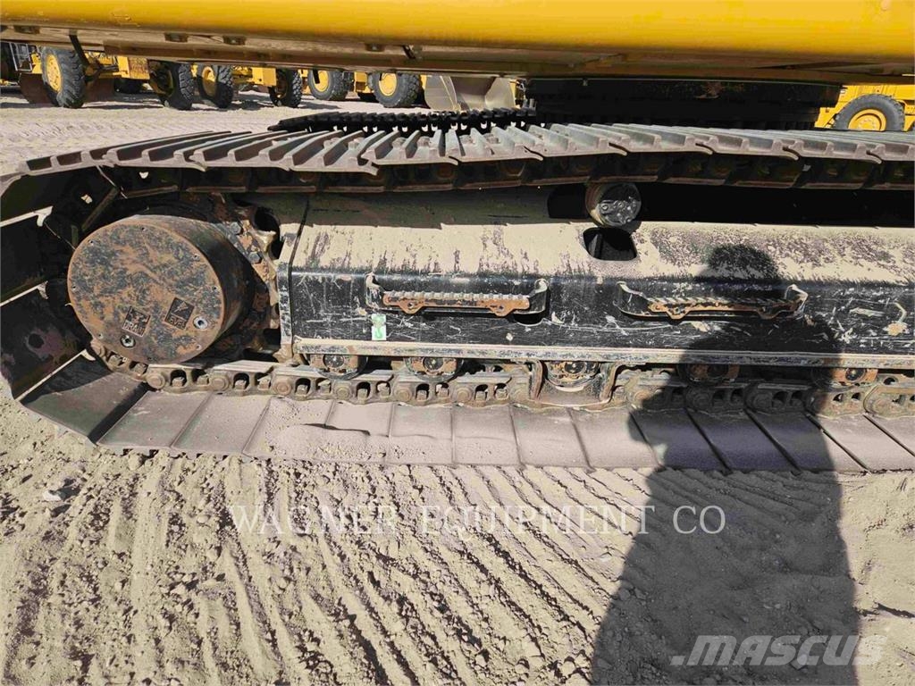 CAT 320 Crawler excavators