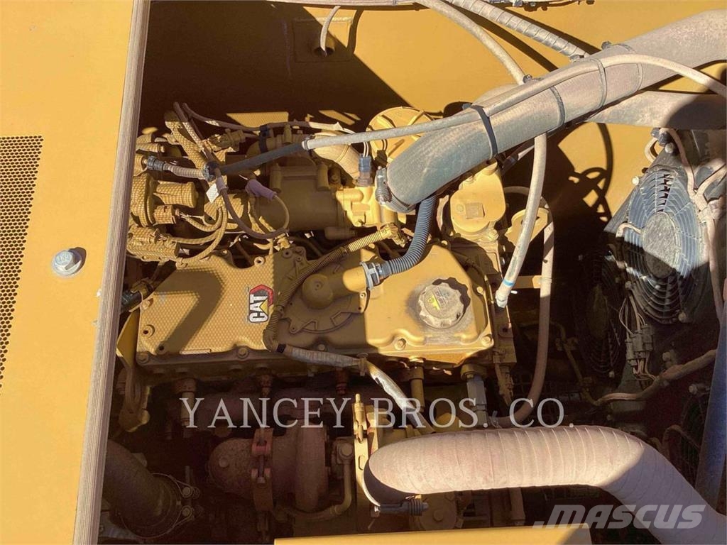 CAT 320 Crawler excavators
