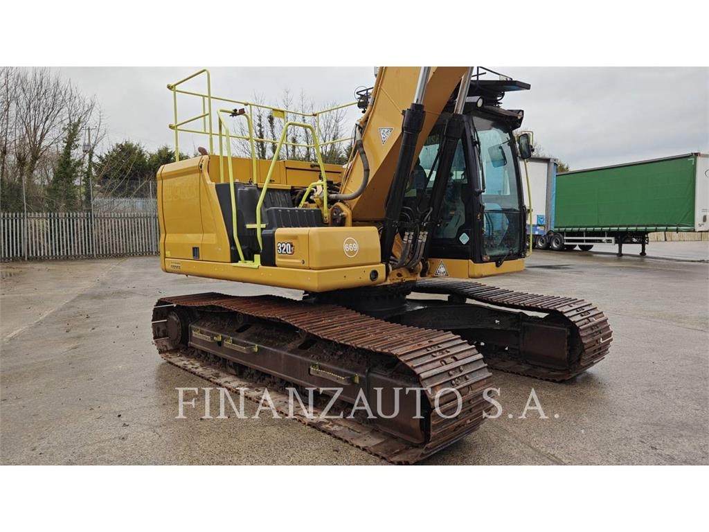 CAT 320 Гусеничні екскаватори