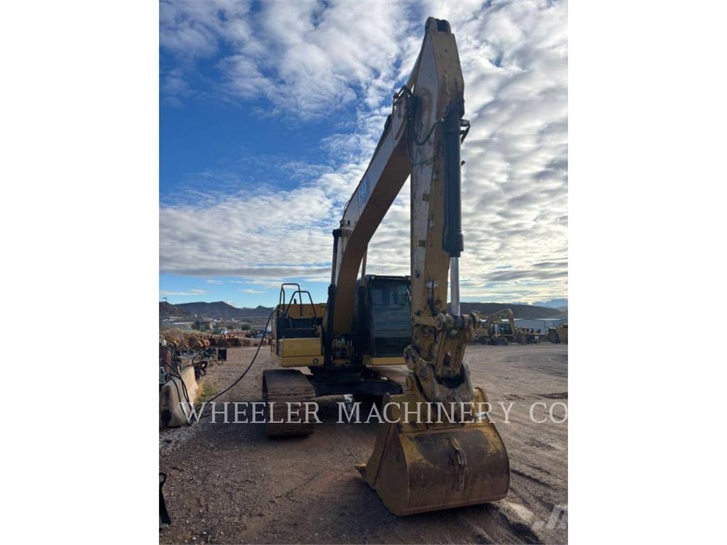 CAT 320 Crawler excavators