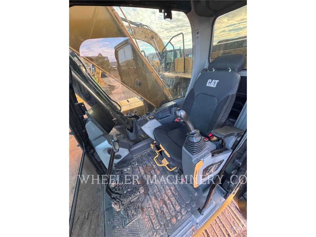 CAT 320 Crawler excavators