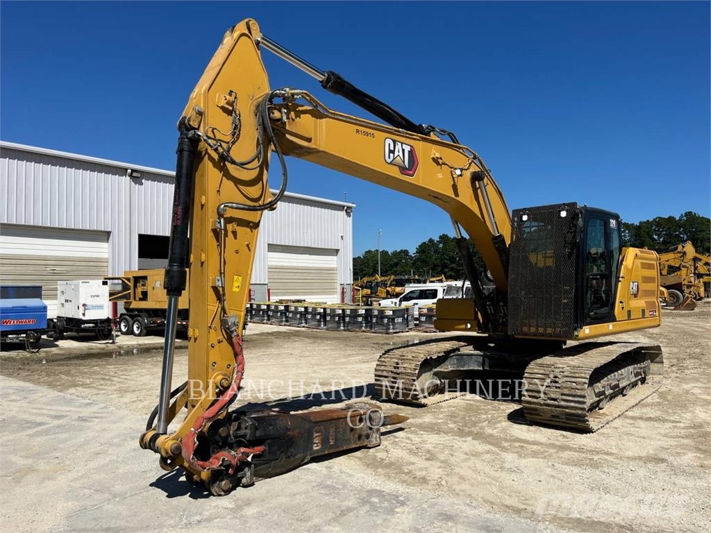 CAT 320 حفارات زحافة