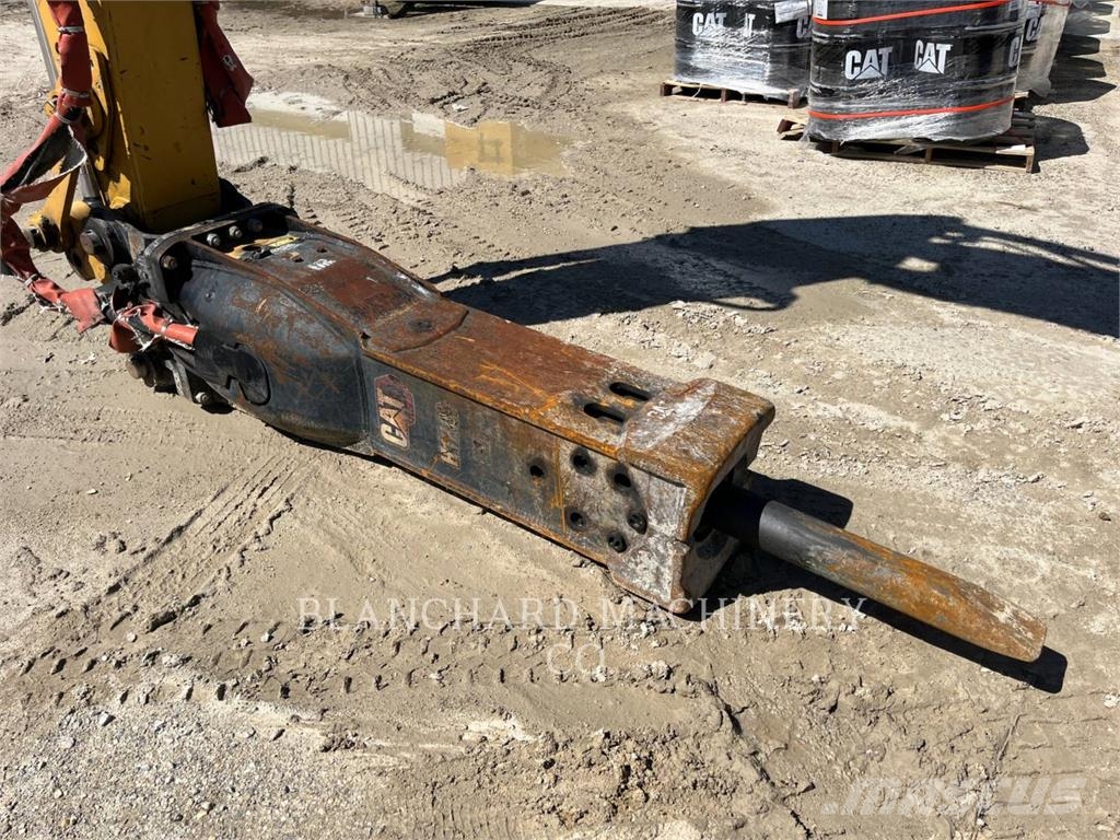 CAT 320 حفارات زحافة