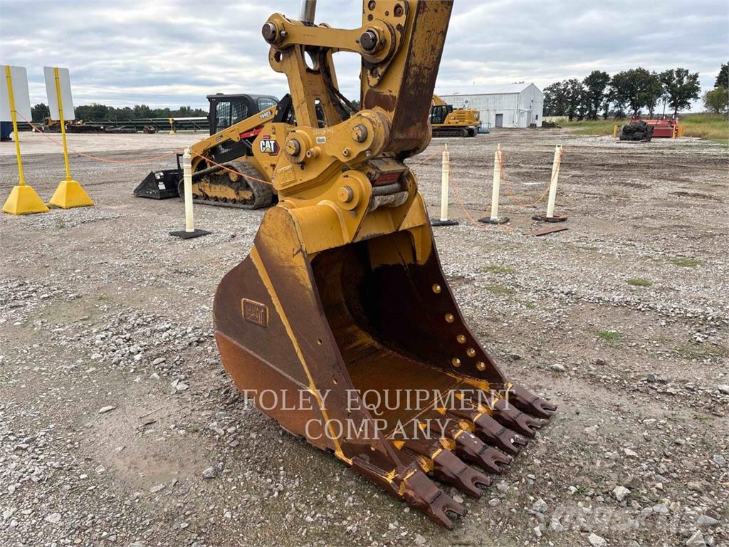 CAT 320-079X حفارات زحافة