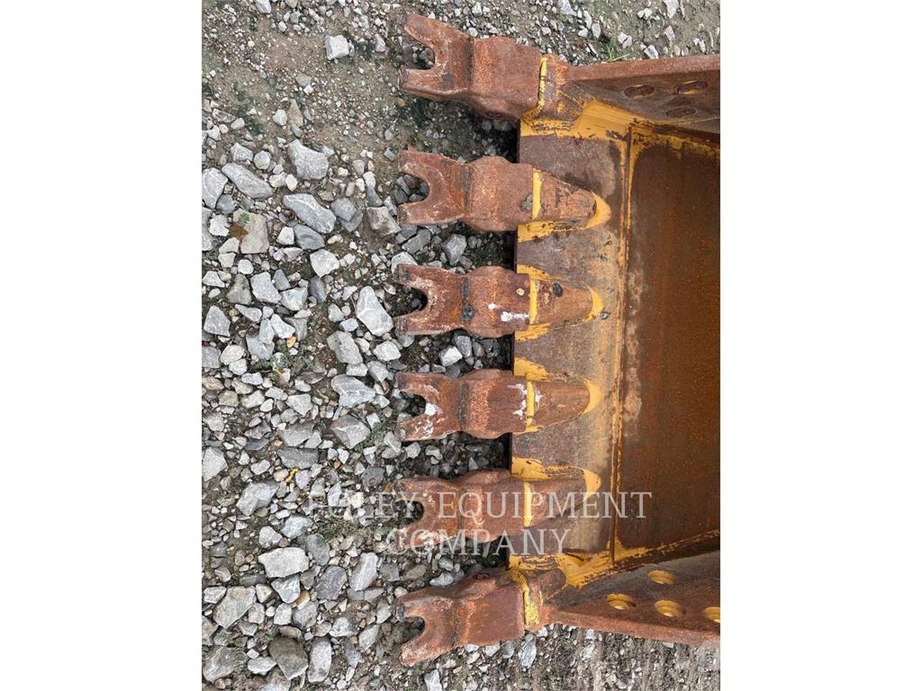 CAT 320-079X حفارات زحافة