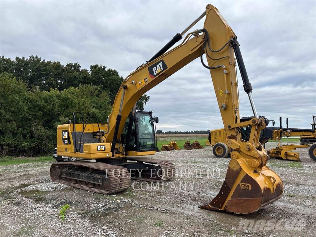 CAT 320-079X حفارات زحافة