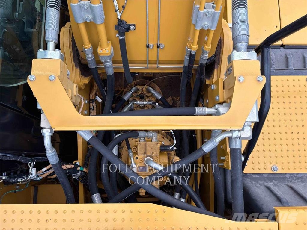CAT 320-079X حفارات زحافة