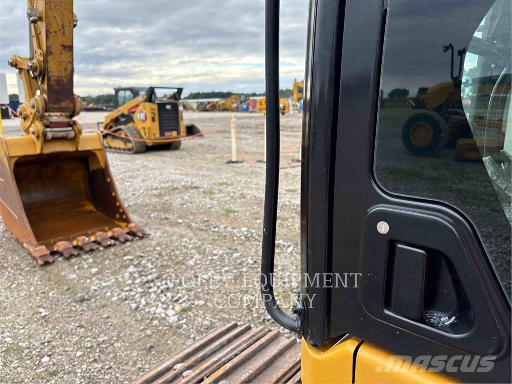 CAT 320-079X حفارات زحافة