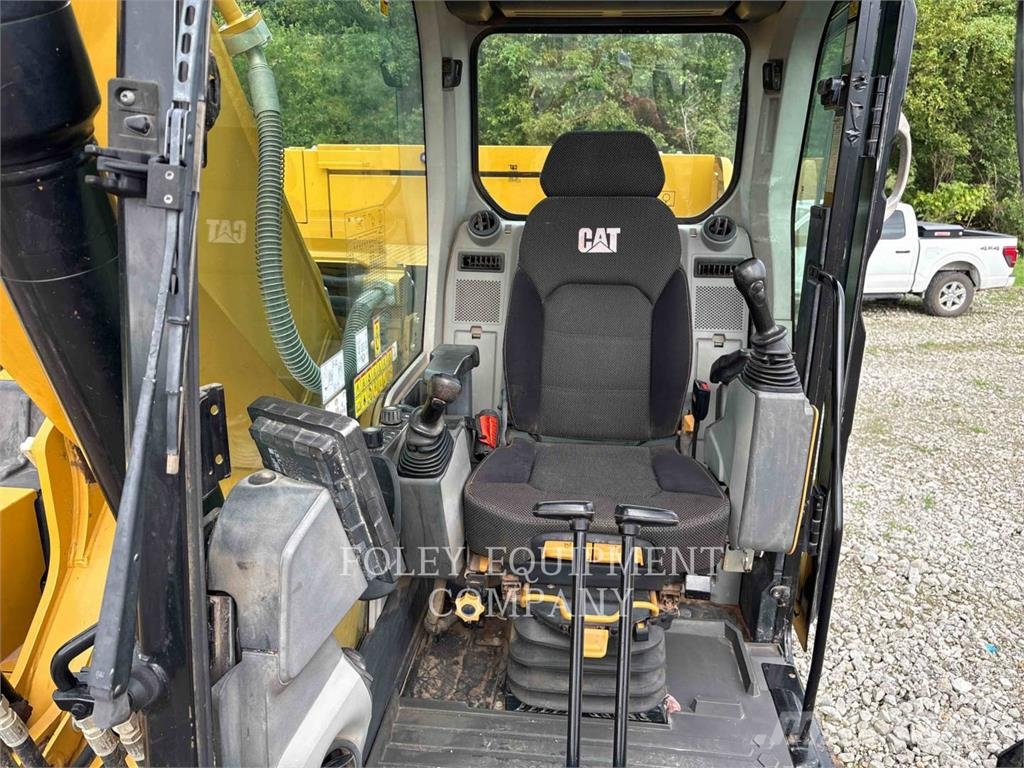 CAT 320-079X حفارات زحافة