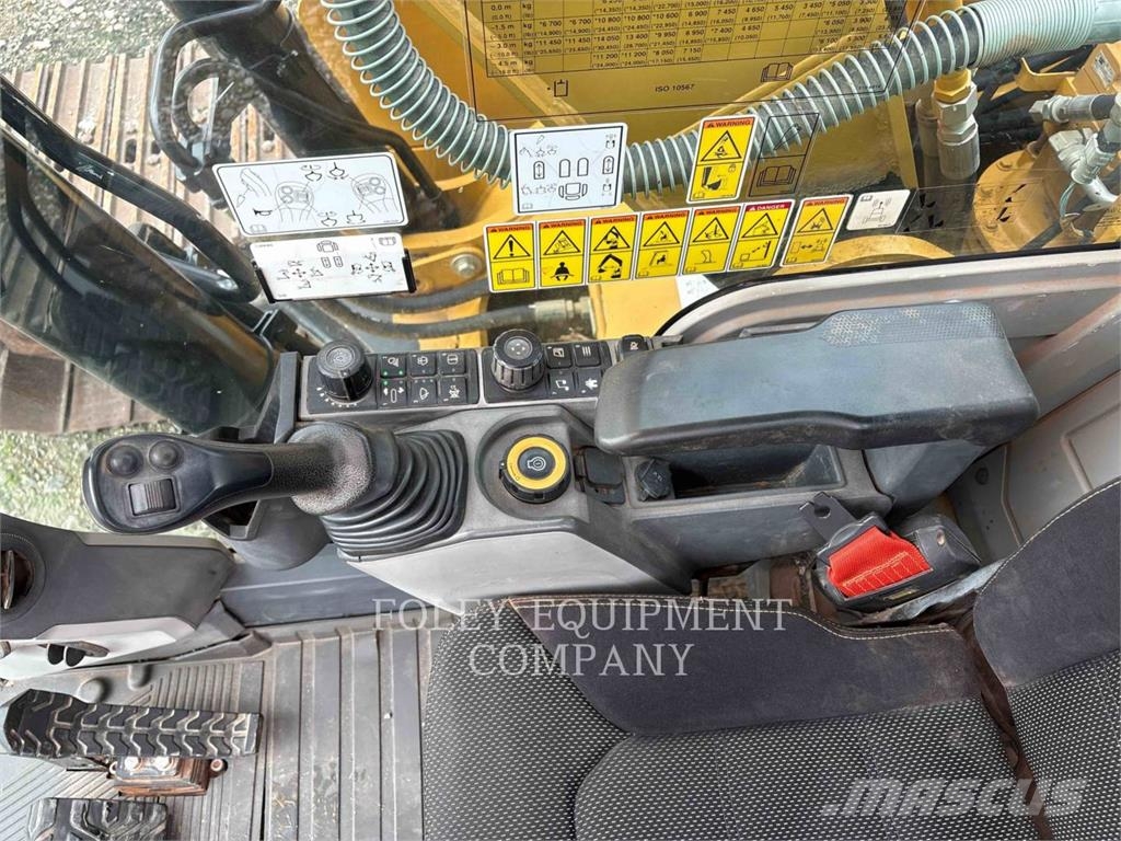 CAT 320-079X حفارات زحافة