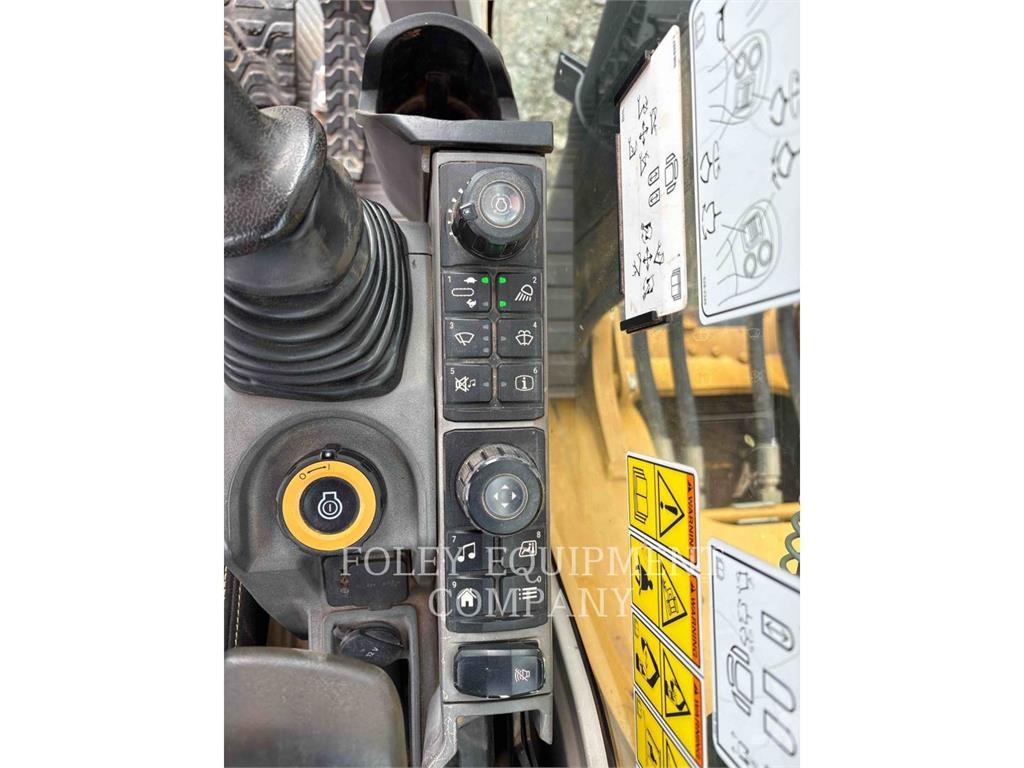 CAT 320-079X حفارات زحافة