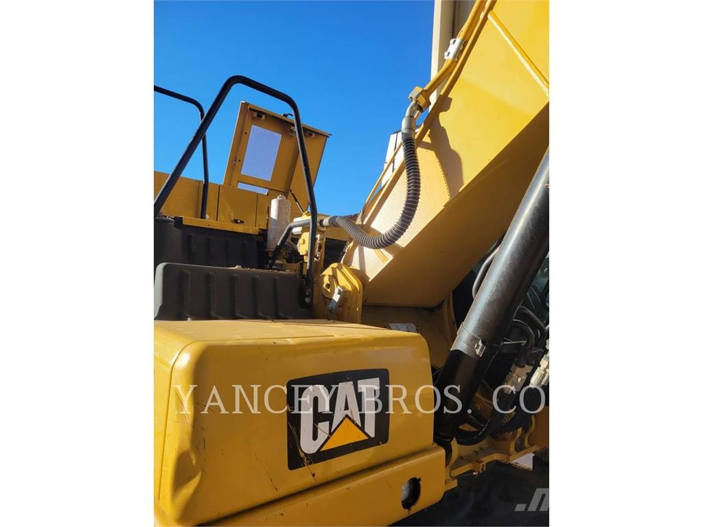 CAT 320 QC Pelle sur chenilles