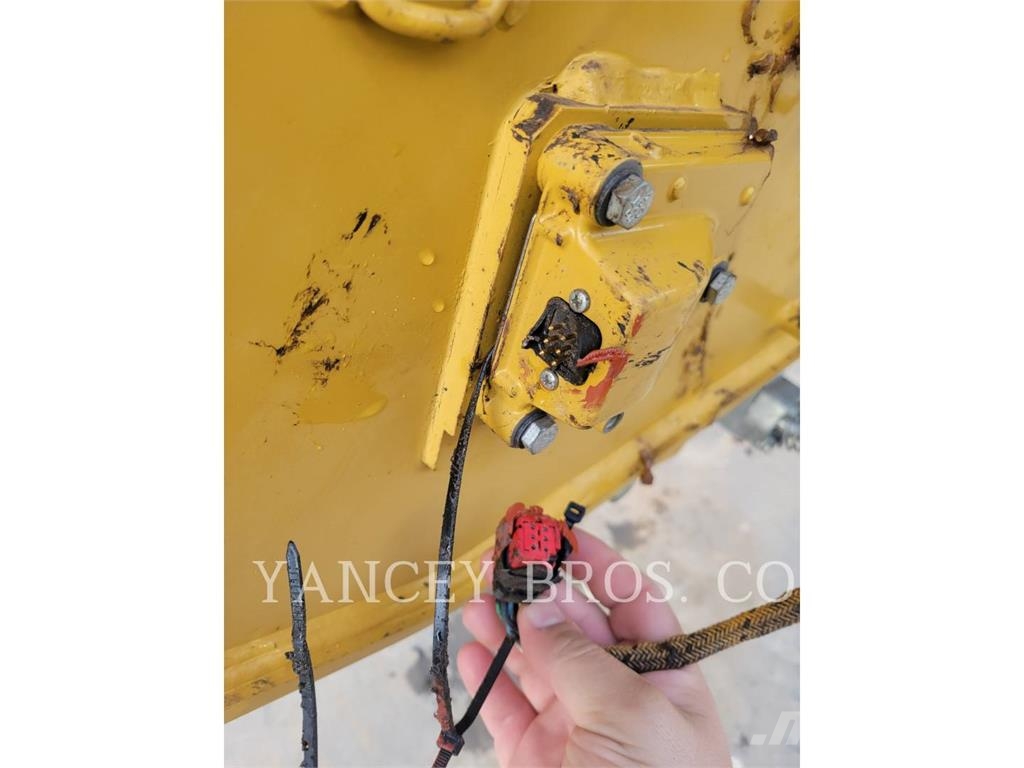 CAT 320 QC Pelle sur chenilles