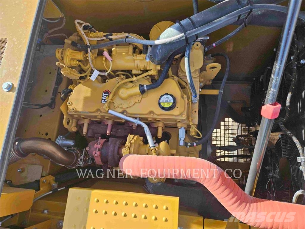 CAT 32007 Roomikekskavaatorid