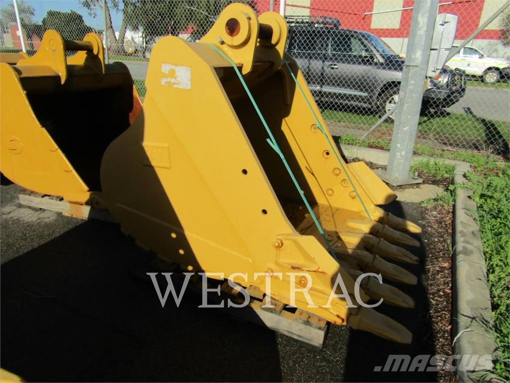CAT 320B Benne