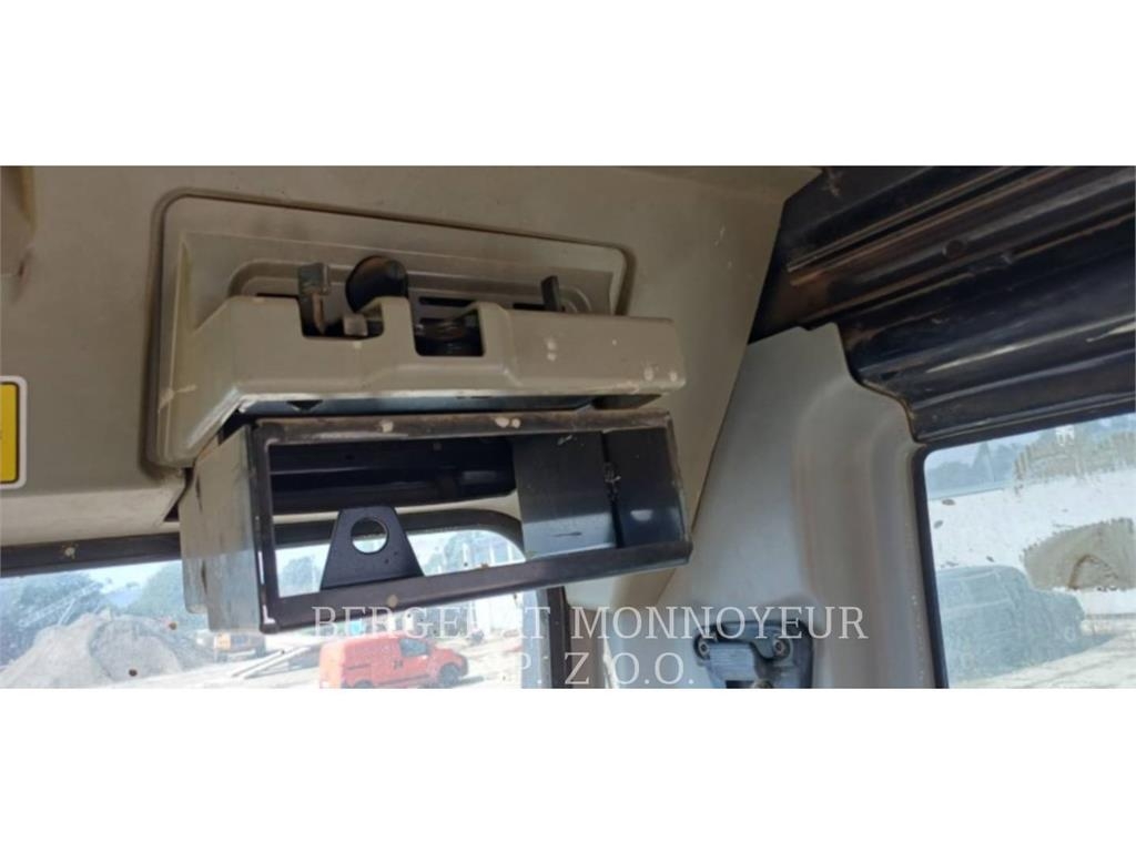 CAT 320DLRR Vikšriniai ekskavatoriai