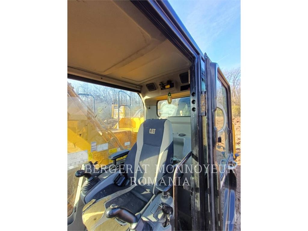 CAT 320EL Bageri gusjeničari