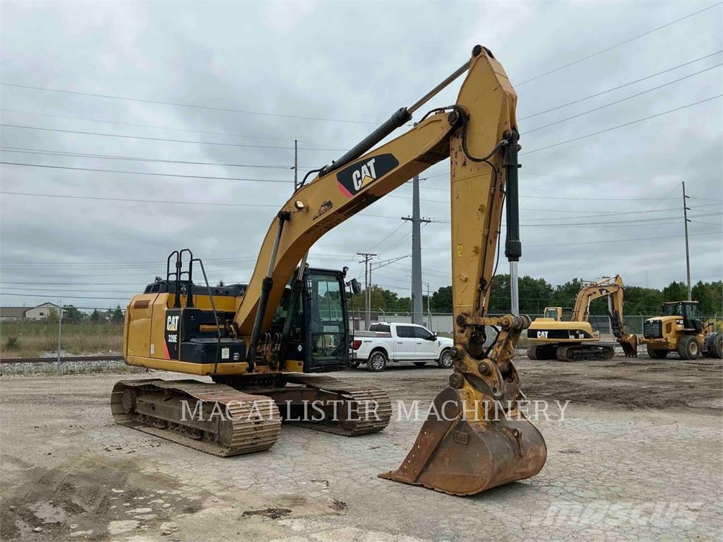 CAT 320EL حفارات زحافة