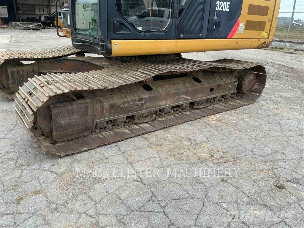 CAT 320EL حفارات زحافة